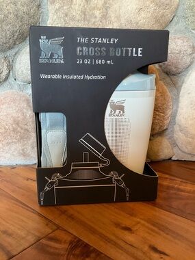 New Stanley Cross Bottle Wearable Hydration 23oz.